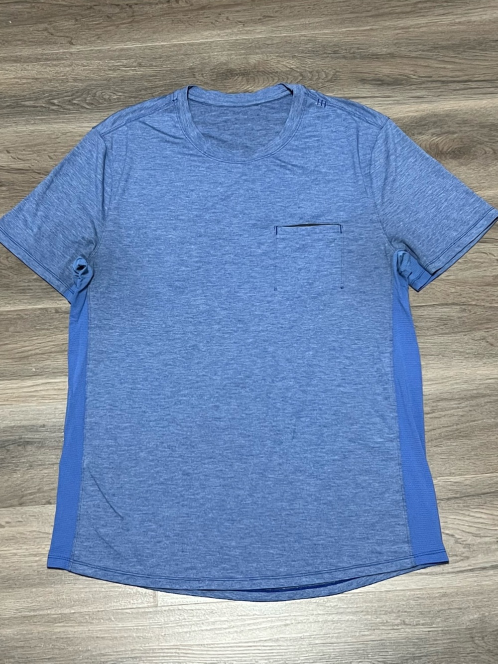 Lululemon Mens Large Single Pocket T-Shirt Blue Heathered Activewear Gym T60416